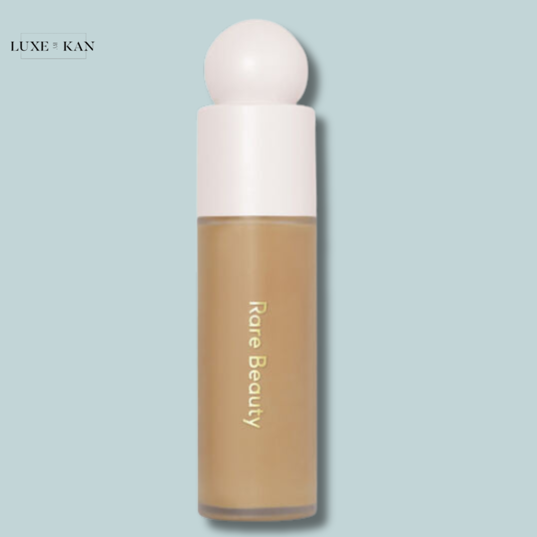 كريم أساس RARE BEAUTY LIQUID TOUCH عديم الوزن