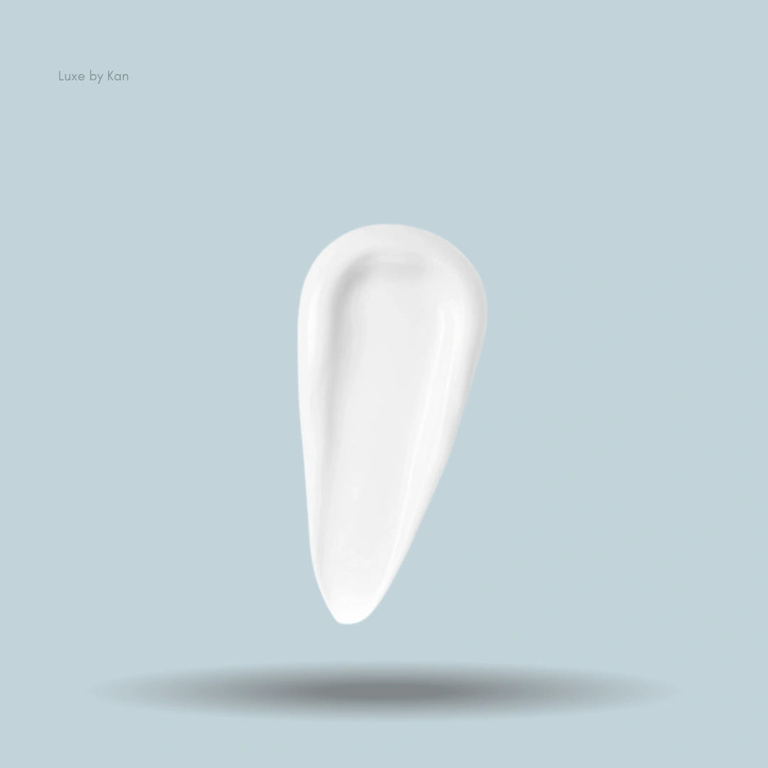 Swatch of white Augustinus Bader Rich Shampoo.