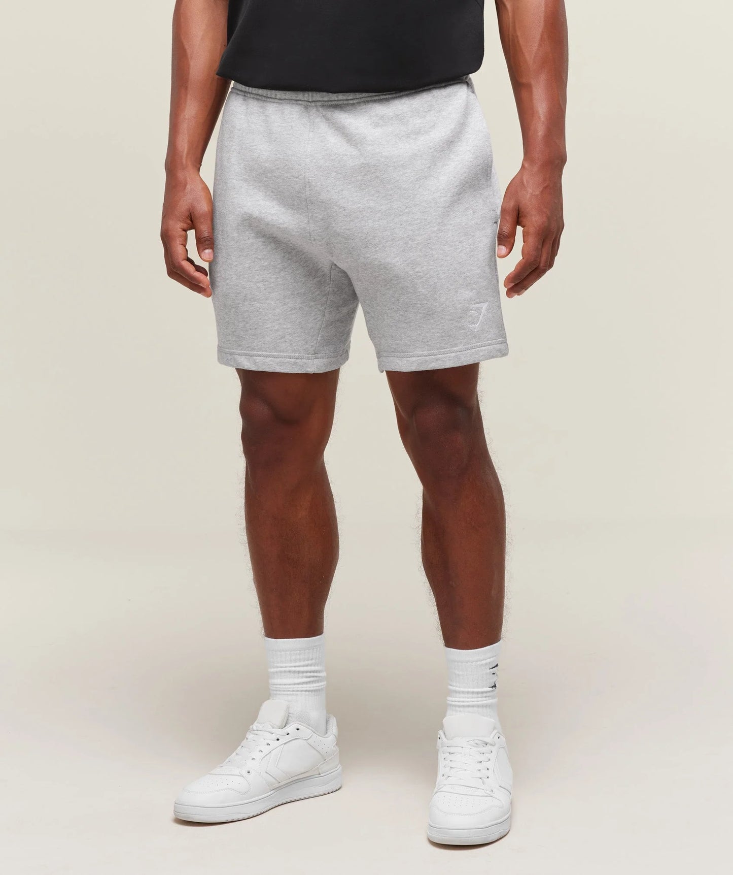 GYMSHARK MEN CREST SHORTS
Slim Fit