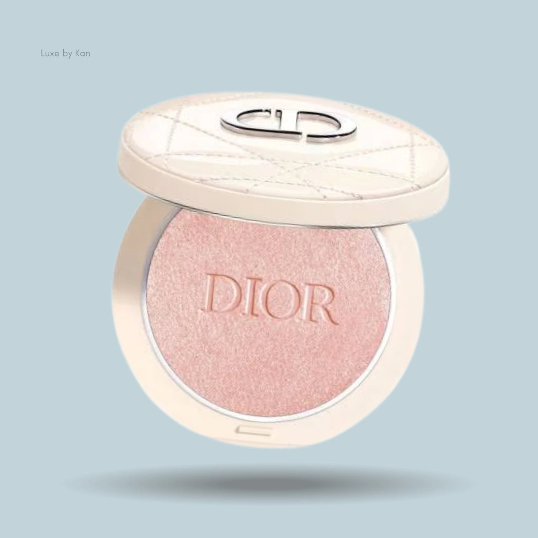 Dior Forever Couture Luminizer highlighting powder, presented in a round case with a quilted lid adorned with the Dior logo.