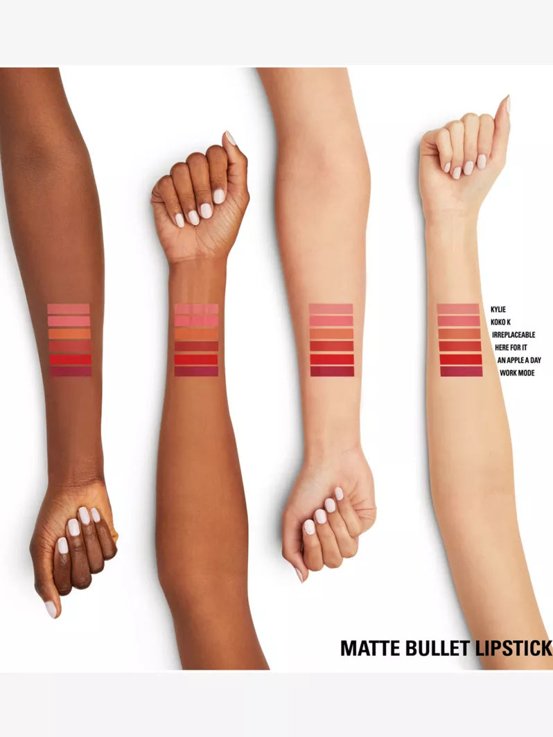 كايلي باي كايلي جينر أحمر شفاه غير لامع