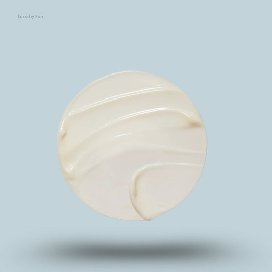 Circular dollop of Ranavat Mighty Majesty hair masque with curved ridges.