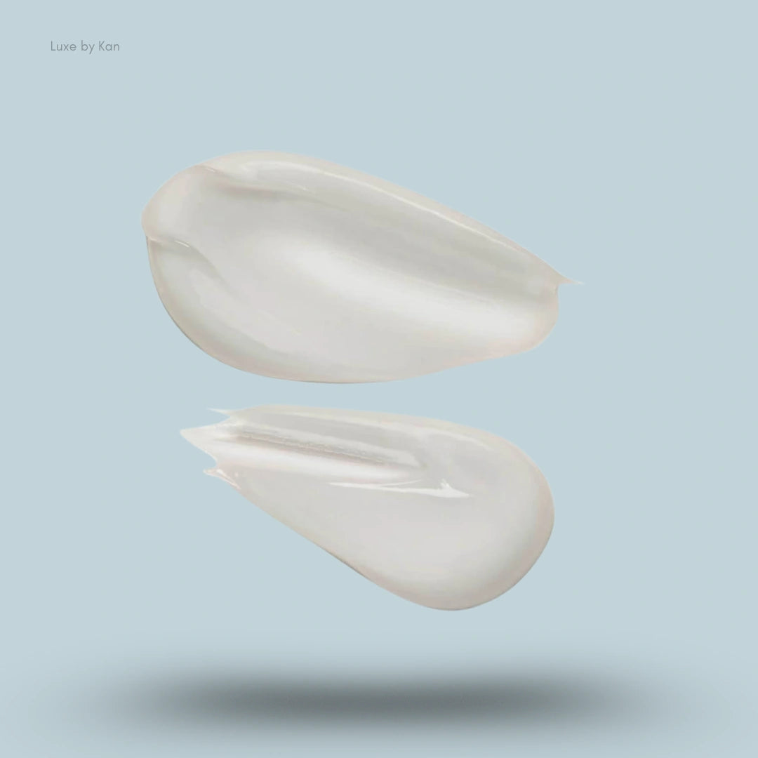 Two smears of Shani Darden Skincare Weightless Oil-Free Moisturiser.