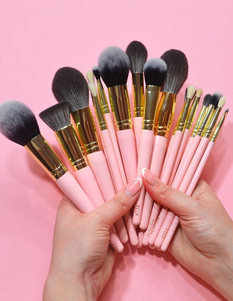 Best Professional Makeup Brushes Used by Celebrity Makeup Artists