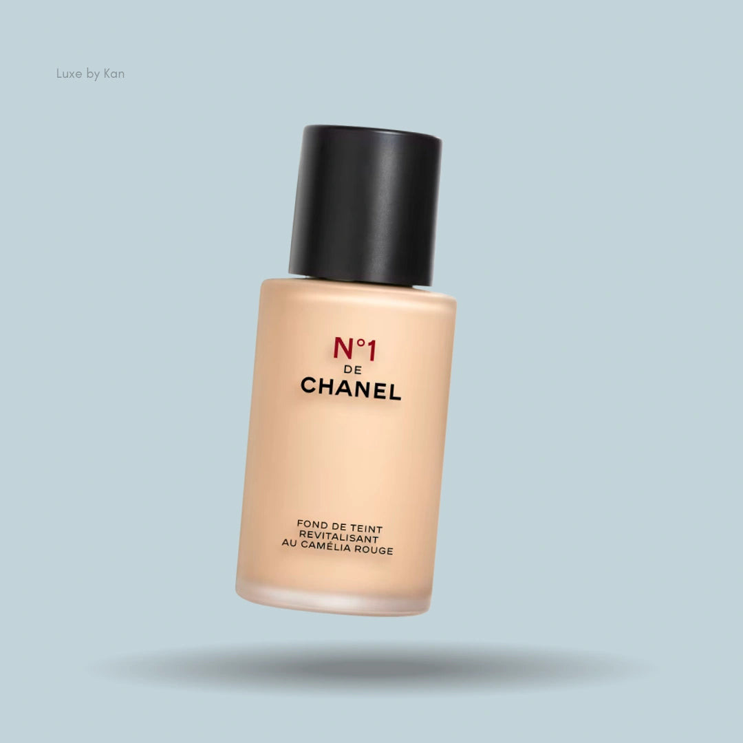 CHANEL
N°1 DE CHANEL REVITALIZING FOUNDATION
Illuminates - Hydrates - Protects 30ml