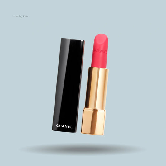 CHANEL
ROUGE ALLURE VELVET
Luminous Matte Lip Colour