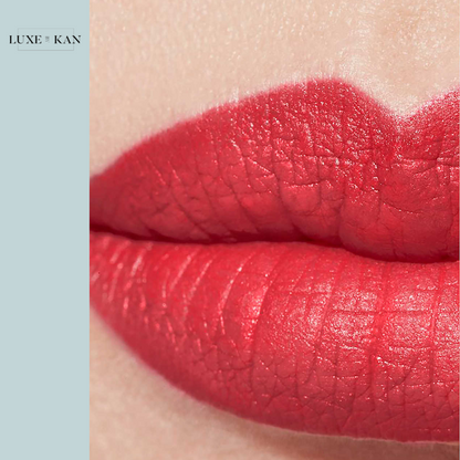 CHANEL
ROUGE ALLURE VELVET
Luminous Matte Lip Colour