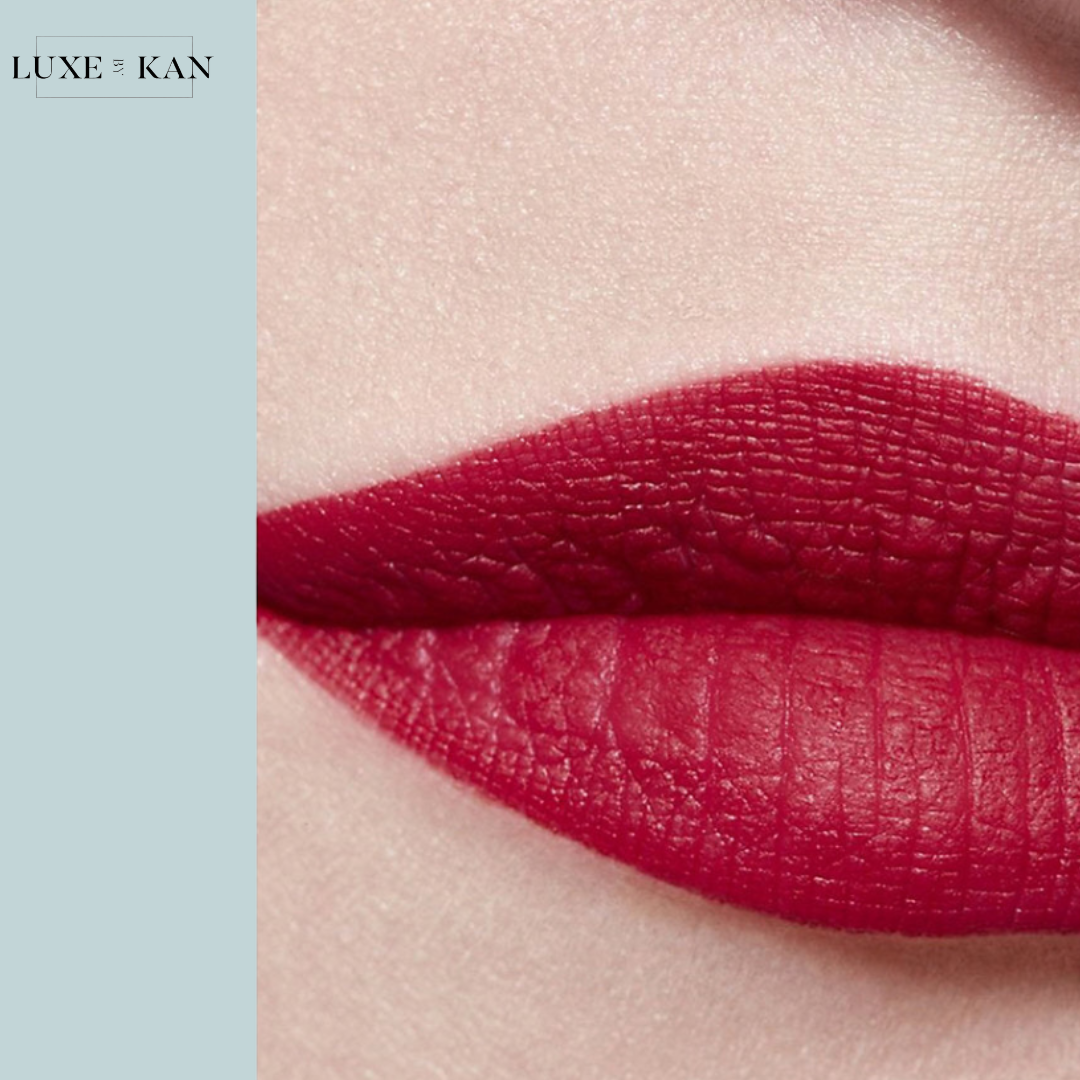 CHANEL
ROUGE ALLURE VELVET
Luminous Matte Lip Colour