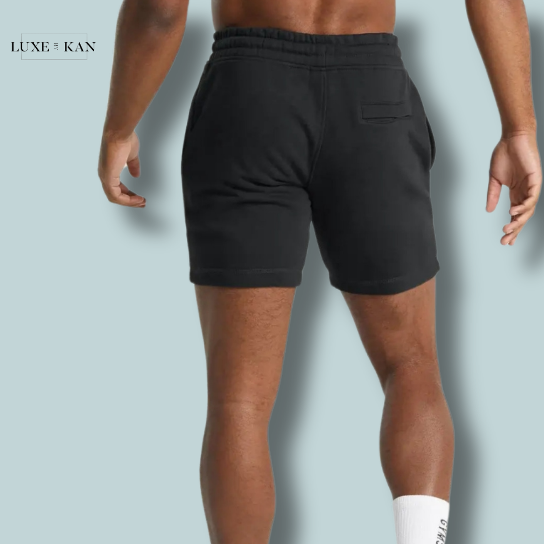 GYMSHARK MEN CREST SHORTS
Slim Fit