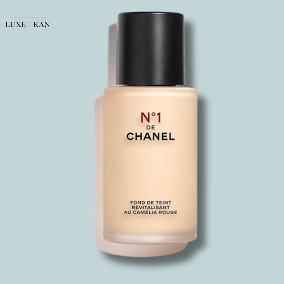 CHANEL
N°1 DE CHANEL REVITALIZING FOUNDATION
Illuminates - Hydrates - Protects 30ml