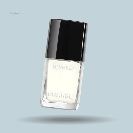 CHANEL
Le Vernis Nail Colour