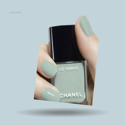 CHANEL
Le Vernis Nail Colour