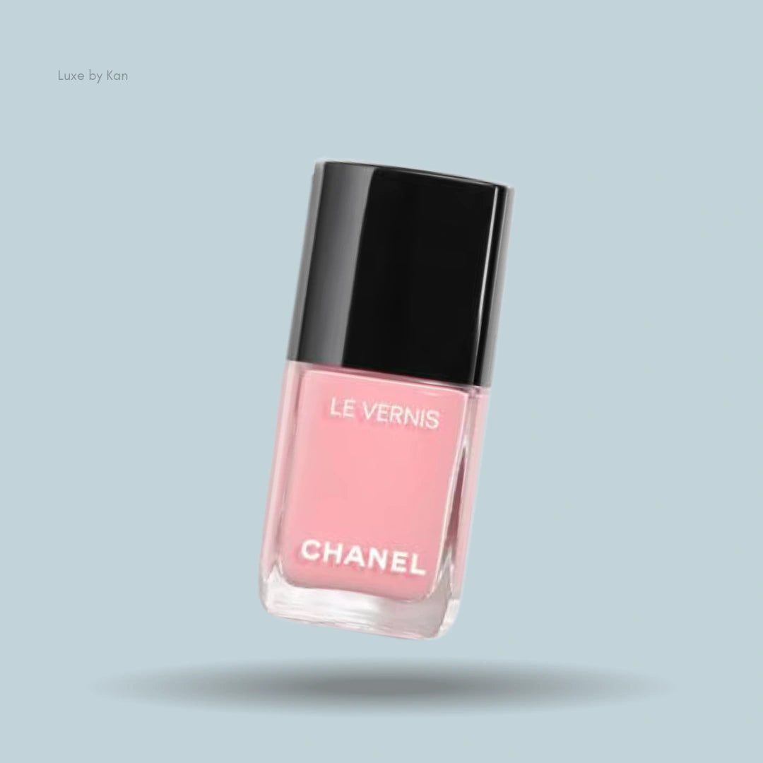 CHANEL
Le Vernis Nail Colour