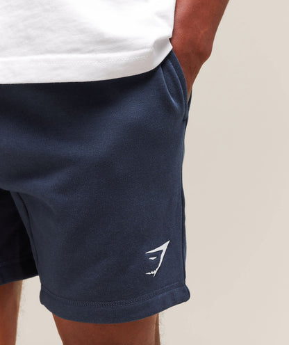 GYMSHARK MEN CREST SHORTS
Slim Fit