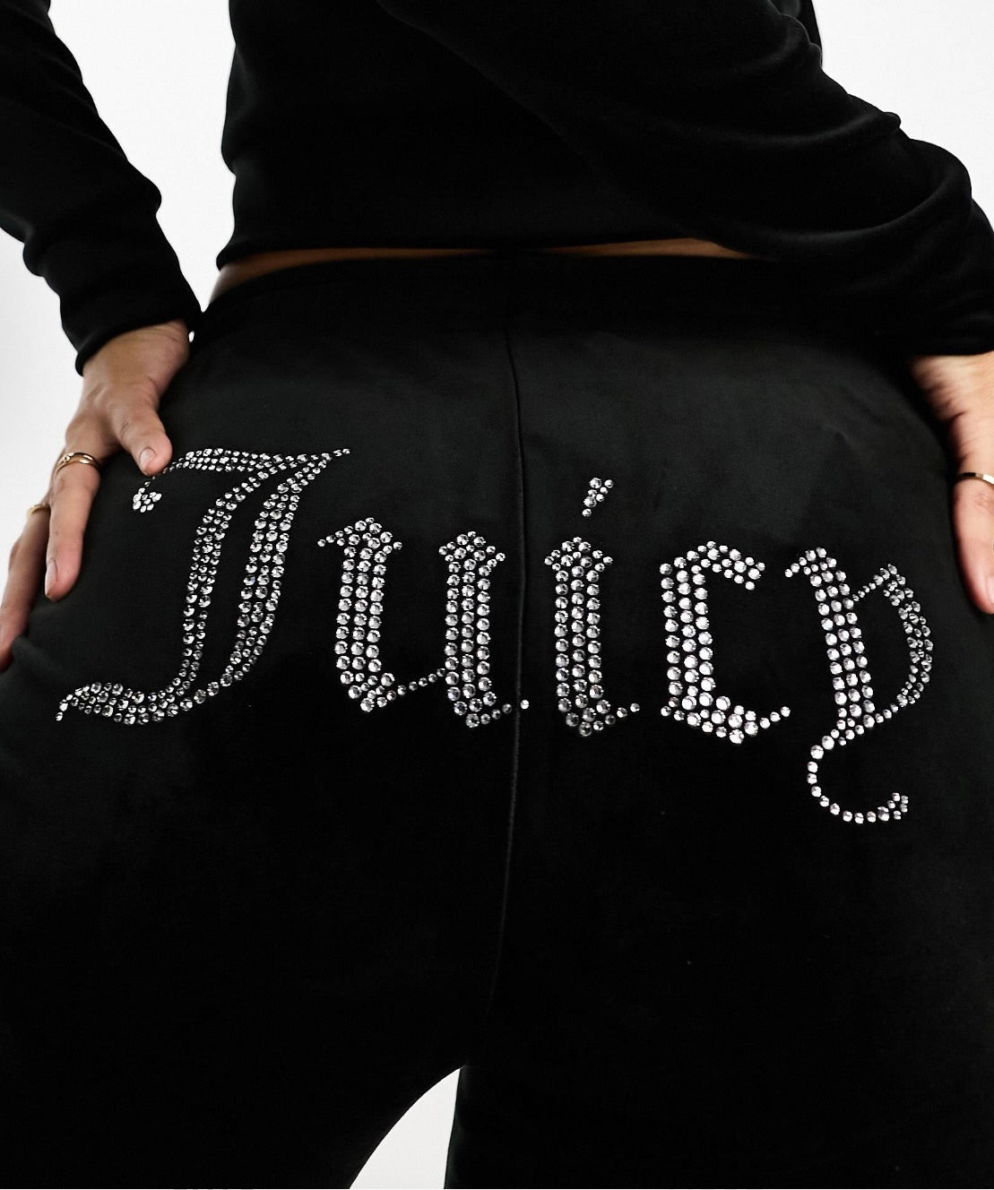 JUICY COUTURE Velour Straight leg Joggers in Black