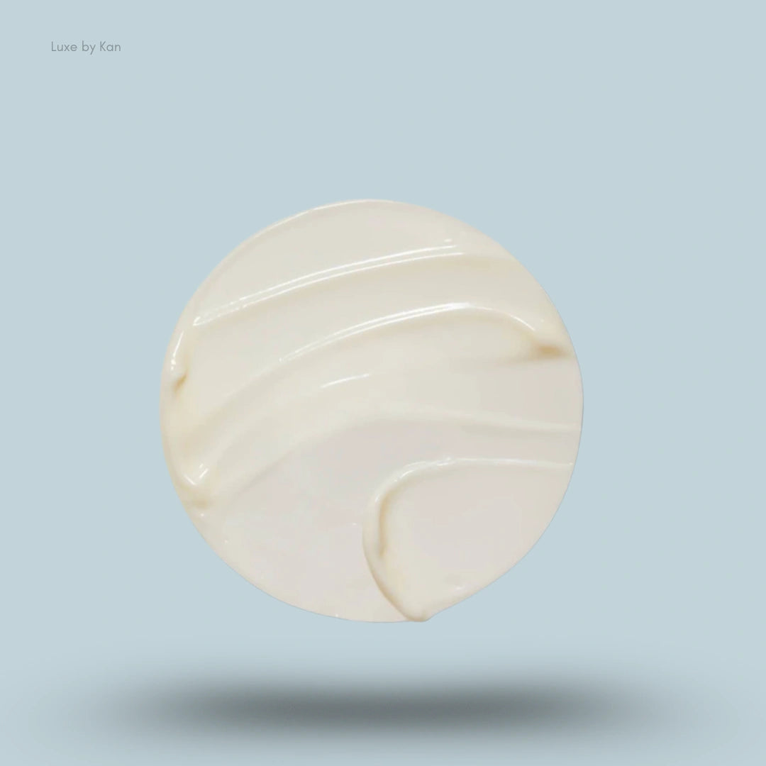 Circular dollop of Ranavat Mighty Majesty hair masque with curved ridges.