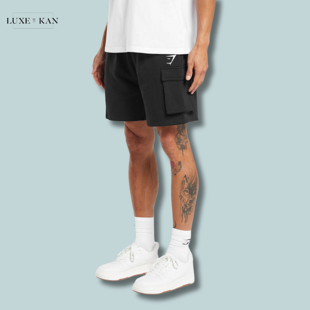 GYMSHARK MEN CREST CARGO SHORTS
Slim Fit