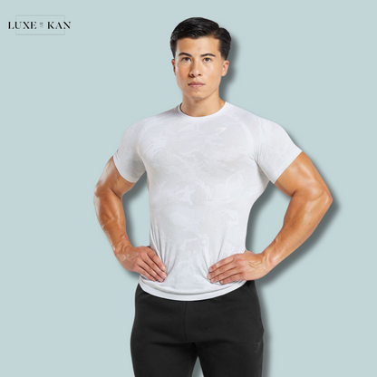 GYMSHARK MEN GEO SEAMLESS T-SHIRT
Slim Fit