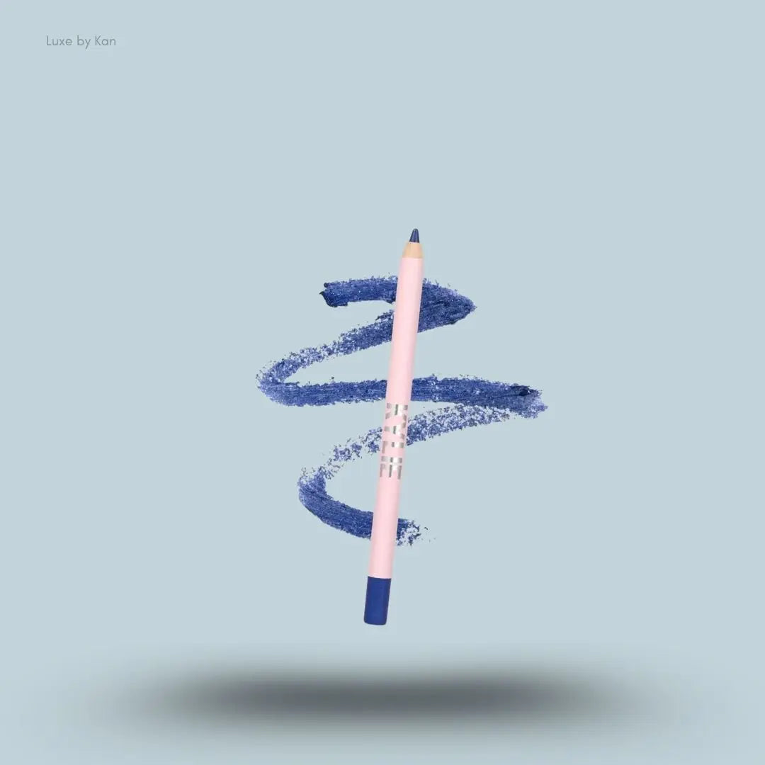 Kylie Cosmetics Kyliner Gel Pencil 4.25g pencil and swatch on blue background — LBK India