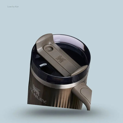 Stanley Quencher H2.0 Fluted Tumbler 0.89L FlowState 3-position lid close-up detail India