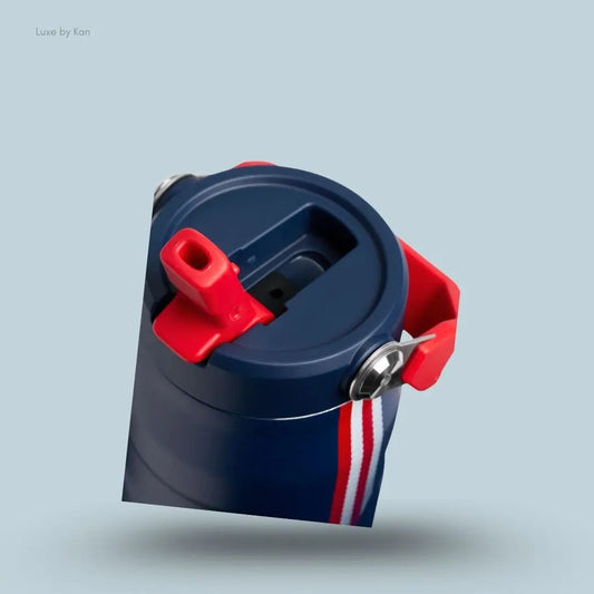 Stanley IceFlow Bottle Flip Straw 2.0 0.71L Flip Straw 2.0 leakproof lid close-up detail India