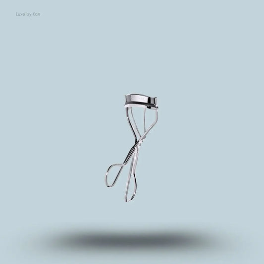 Chanel Le Recourbe Cils De Chanel Eyelash Curler with silicone pad adapts to all eye shapes gentle on lashes India