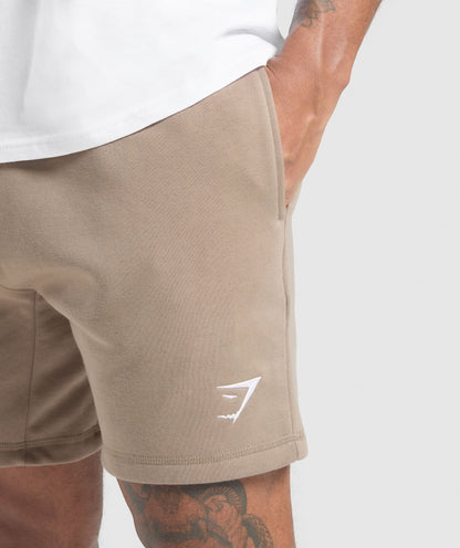 GYMSHARK MEN CREST SHORTS
Slim Fit