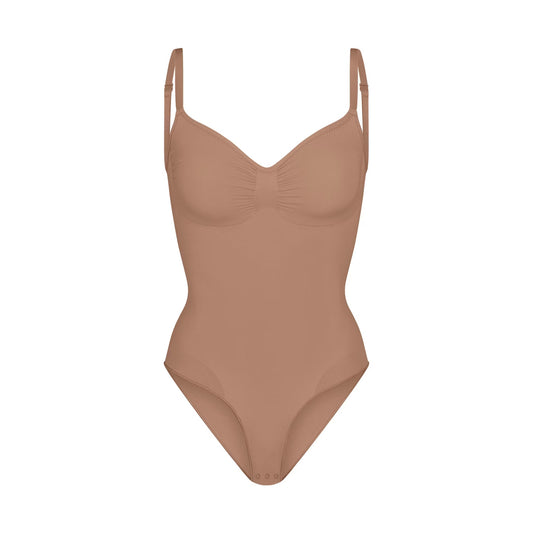 SKIMS Sculpt جسم منسوج مطاطي ومكشكش